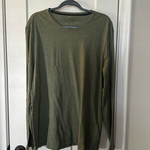 Banana Republic Men’s Soft Wash Long Sleeve